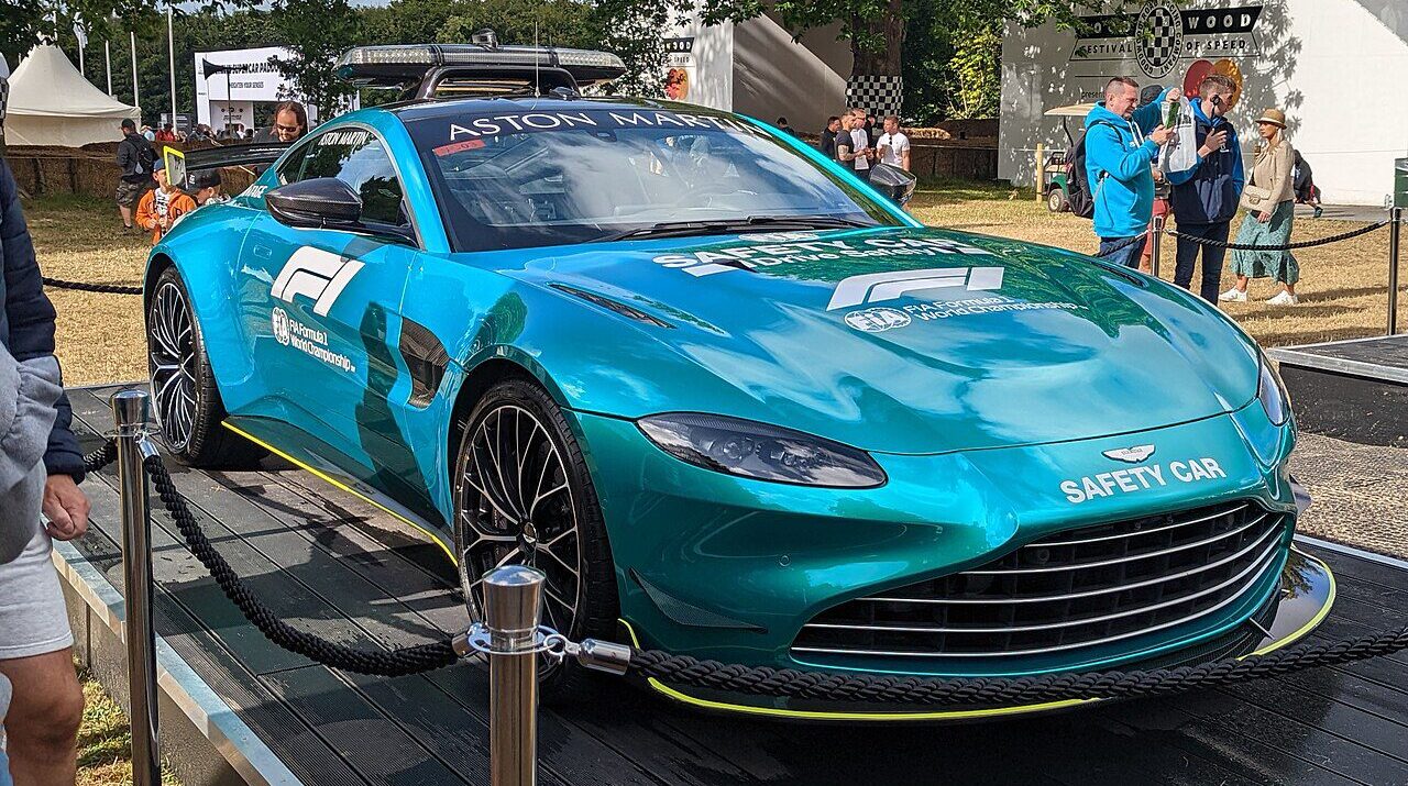 Bernd maylander verdient tonnen als F1 safety car bestuurder