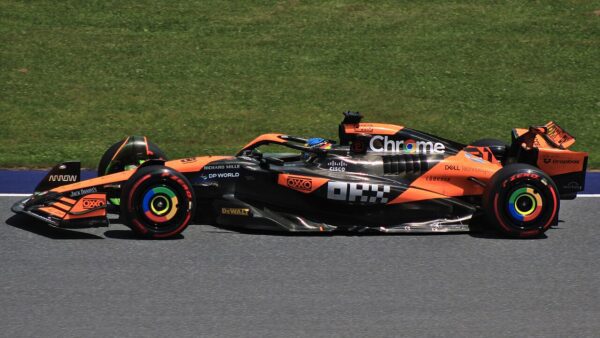 Mclaren f1 racing