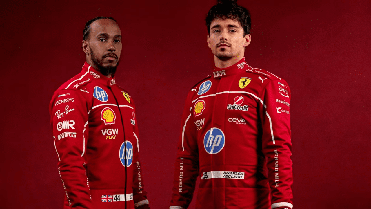 Ecclestone over Hamilton bij Ferrari: ‘heeft vijanden daar, krijgt niet dezelfde behandeling als Leclerc