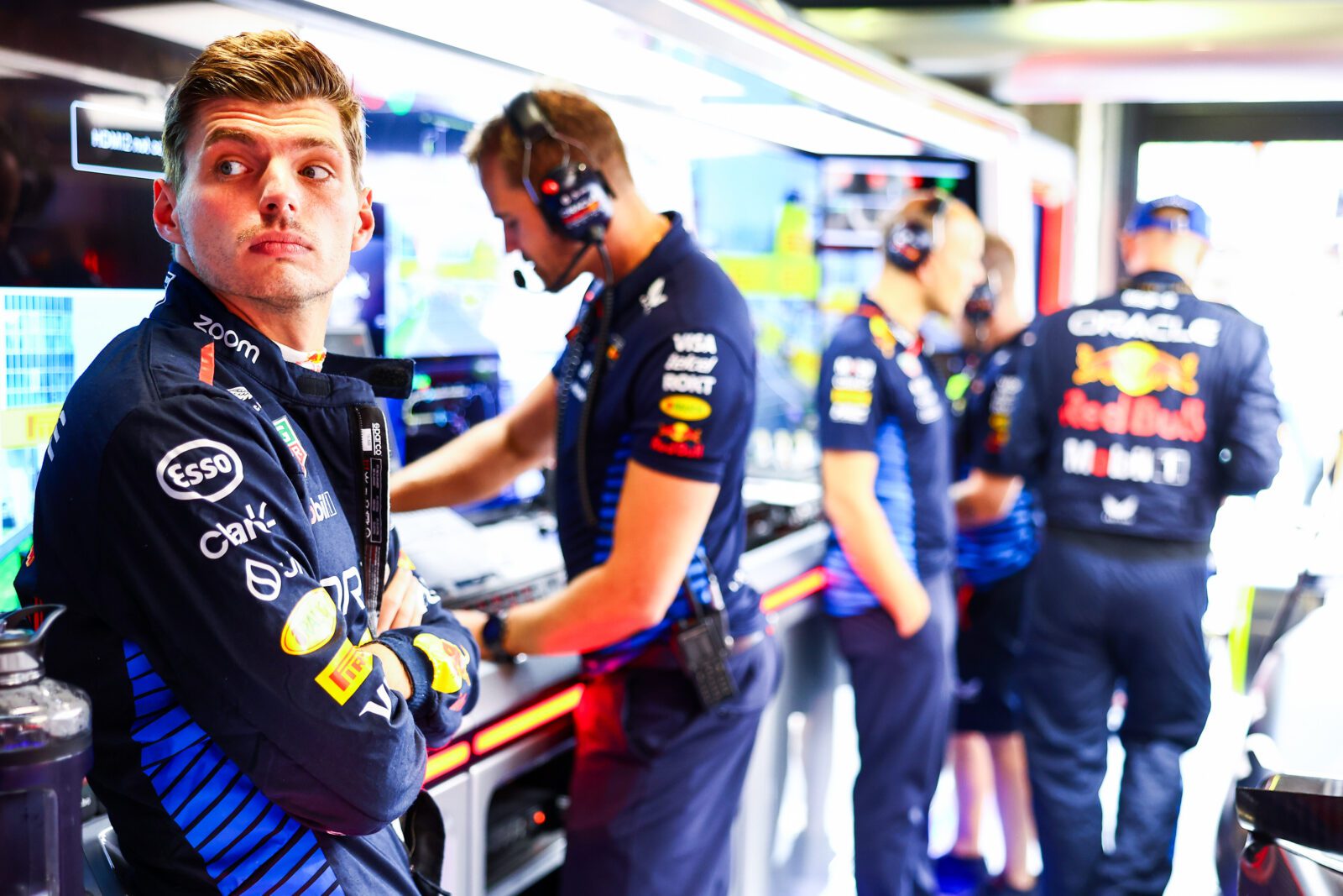 ‘Super efficiënt maar te groot’: Verstappen hekelt huidige regels en wil terug naar lichtere auto’s