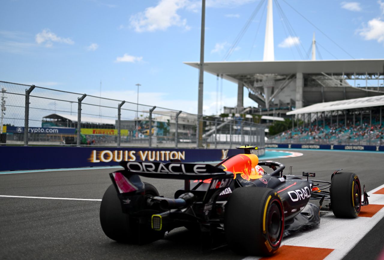 Checo Perez mogelijk ontslagen bij Red Bull deze week