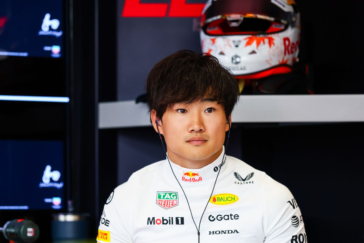 Tsunoda stelt teleur bij Red Bull-debuut in Japan: ‘ik had het anders moeten doen’