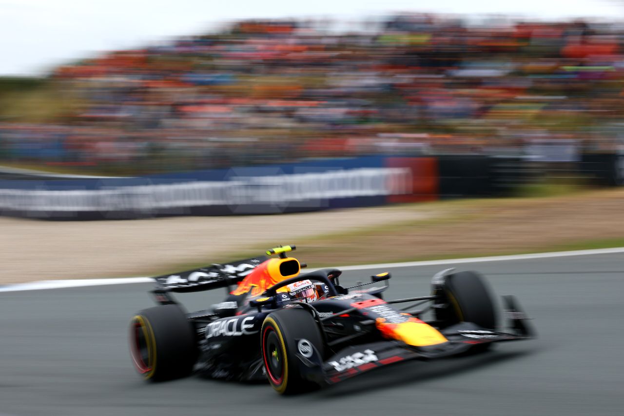 Sergio Perez krijgt het oordeel ‘soms nummer drie coureur’ in waarschuwing van Red Bull