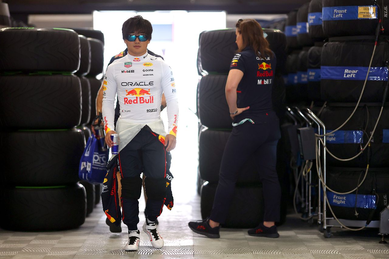 Positieve start voor Tsunoda in Japan volgens Horner: ‘heldere feedback en verrassend tempo’