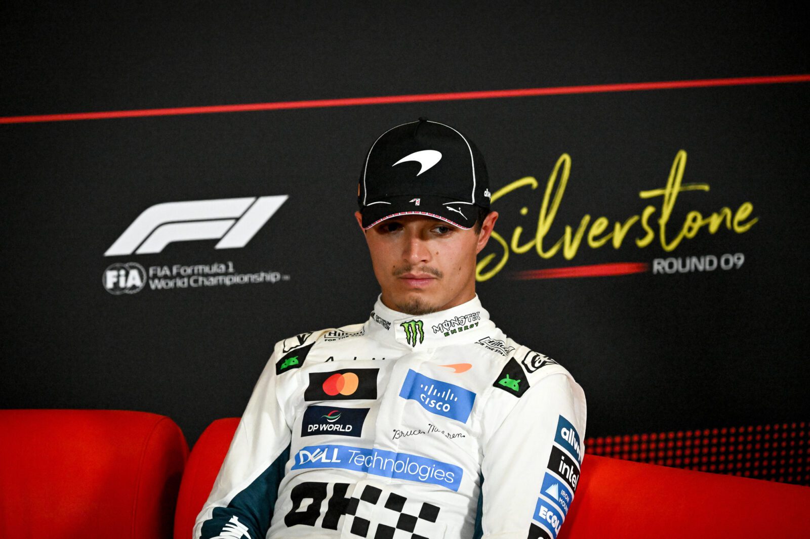 Lando Norris claimt evenveel salaris te verdienen als Hamilton en Verstappen