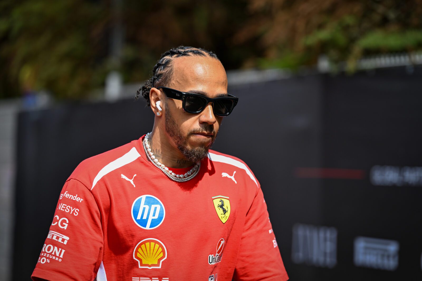 Lewis Hamilton ‘voelt zich groter’ dan Ferrari, aldus Italiaanse media