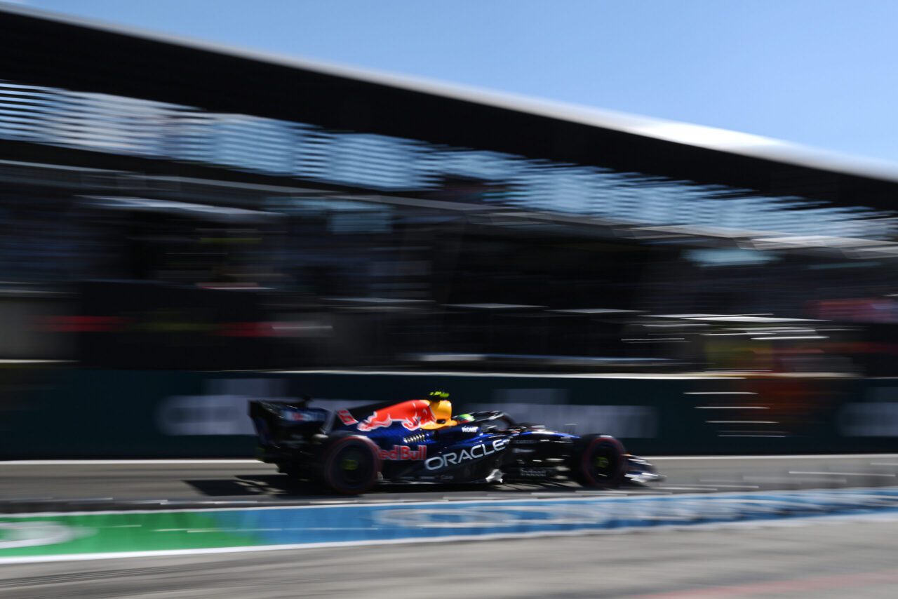 Laurent Mekies verdedigt Verstappen na gele vlag: “Het was onmogelijk”